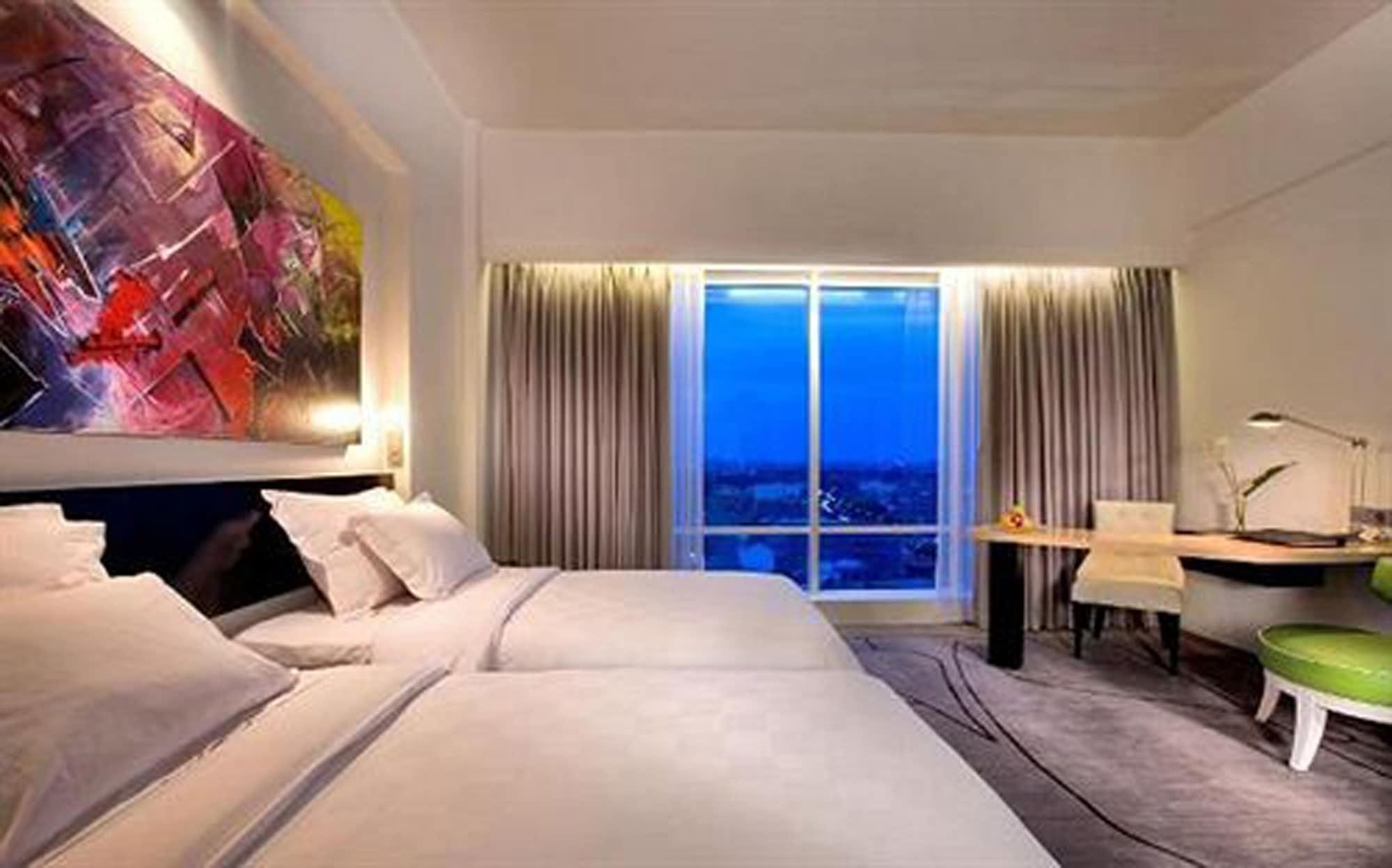 ทีเอส สวีท สุราบายา Hotel ภายนอก รูปภาพ