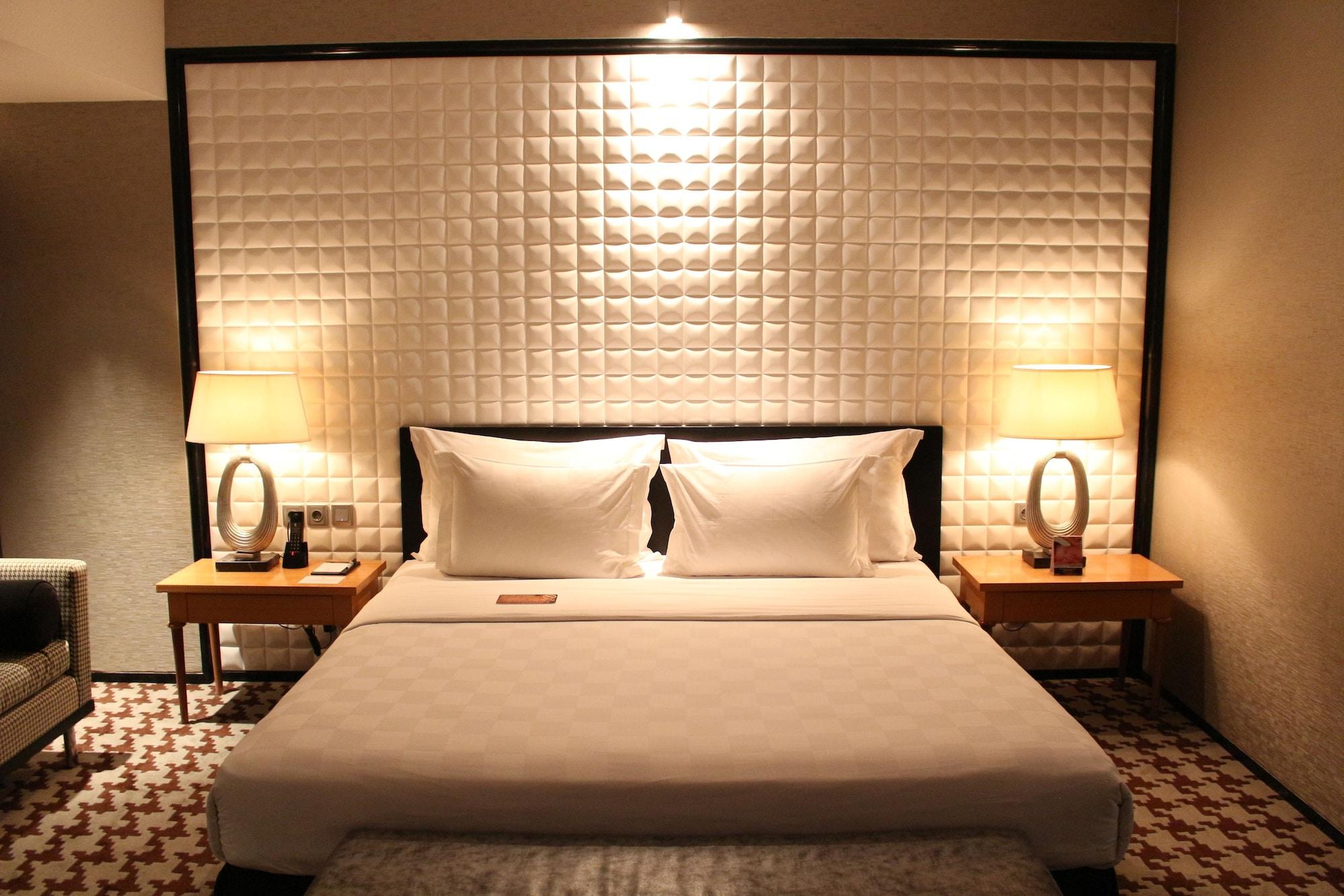 ทีเอส สวีท สุราบายา Hotel ภายนอก รูปภาพ