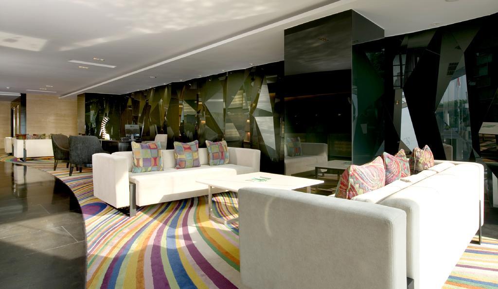 ทีเอส สวีท สุราบายา Hotel ภายนอก รูปภาพ