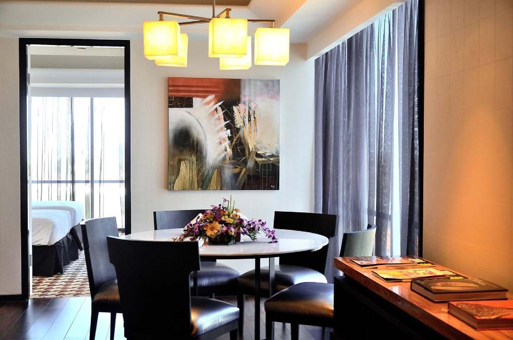 ทีเอส สวีท สุราบายา Hotel ภายนอก รูปภาพ