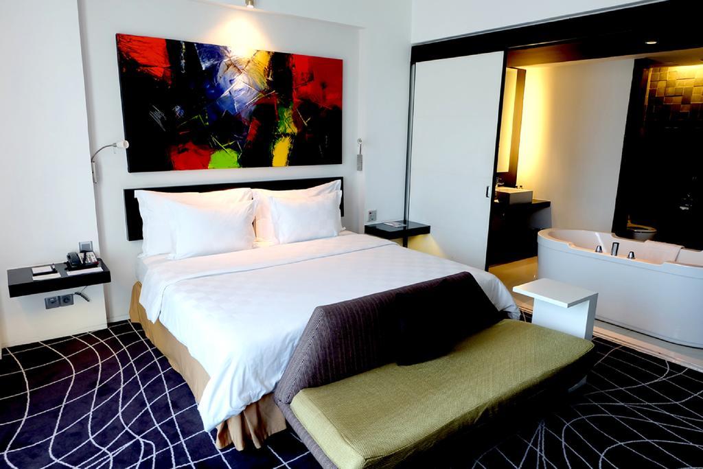 ทีเอส สวีท สุราบายา Hotel ภายนอก รูปภาพ